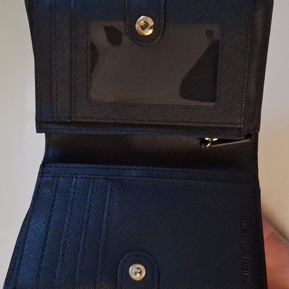 Michael Kors purse and Wallet - Picture 6 of 6